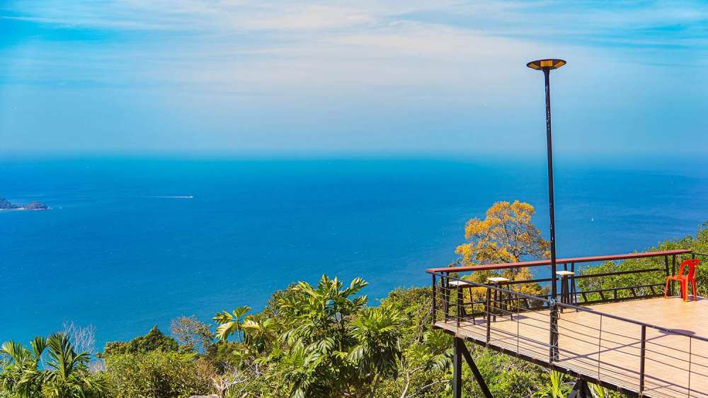 Вид со смотровой площаки на Патонг