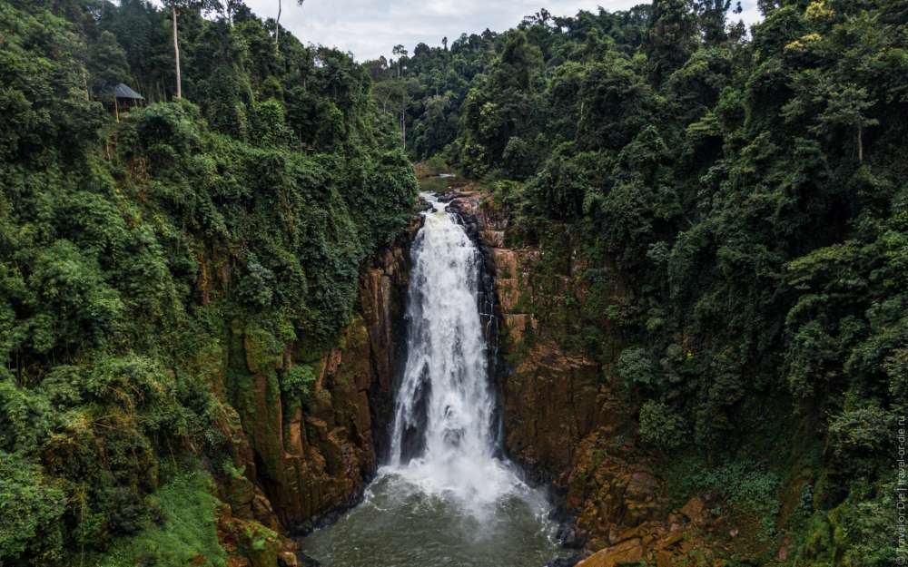 водопад Haew Narok вид с дрона