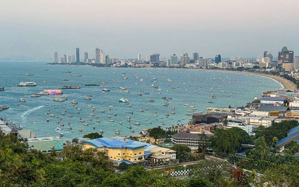 Смотровая площадка и памятник Адмиралу